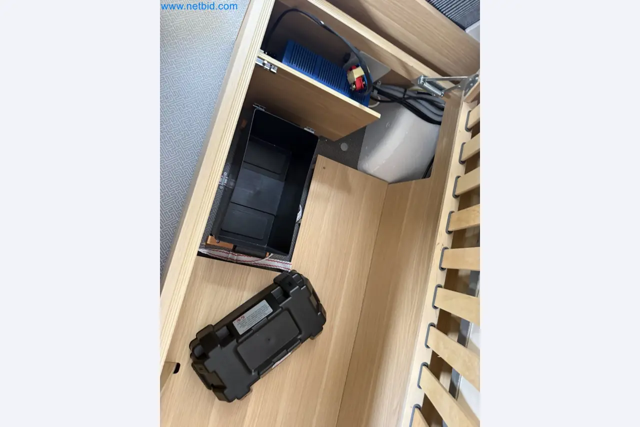 Spacious family trailer with a modern, stylish design-39
