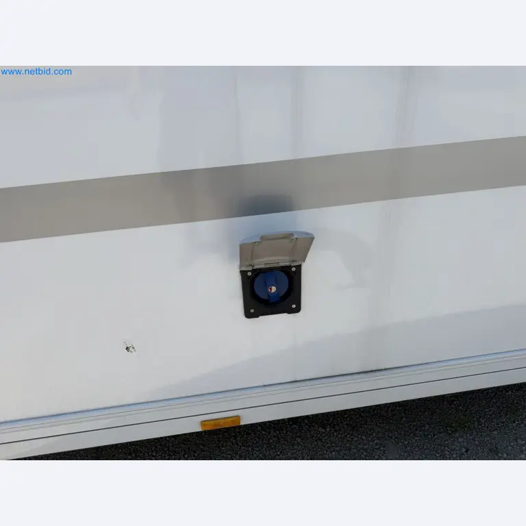 Spacious family trailer with a modern, stylish design-47