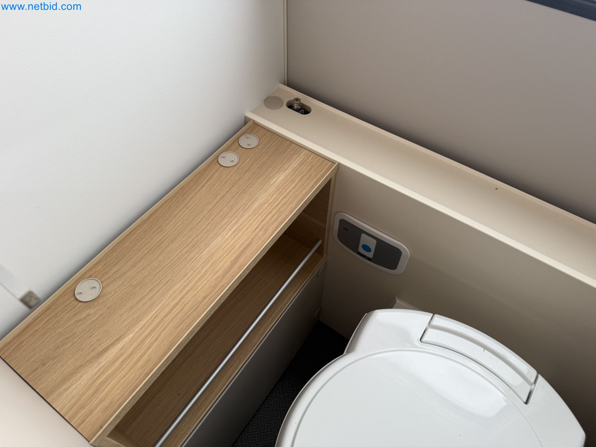 Spacious family trailer with a modern, stylish design-54