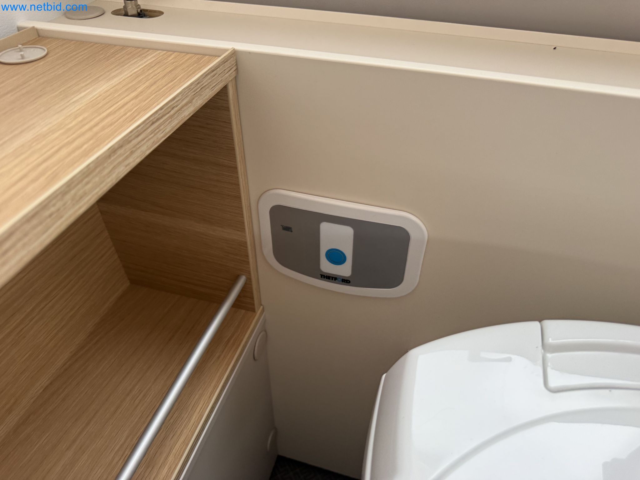 Spacious family trailer with a modern, stylish design-55