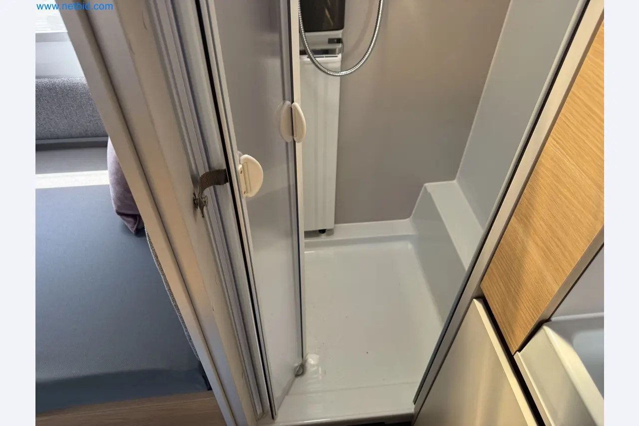 Spacious family trailer with a modern, stylish design-61