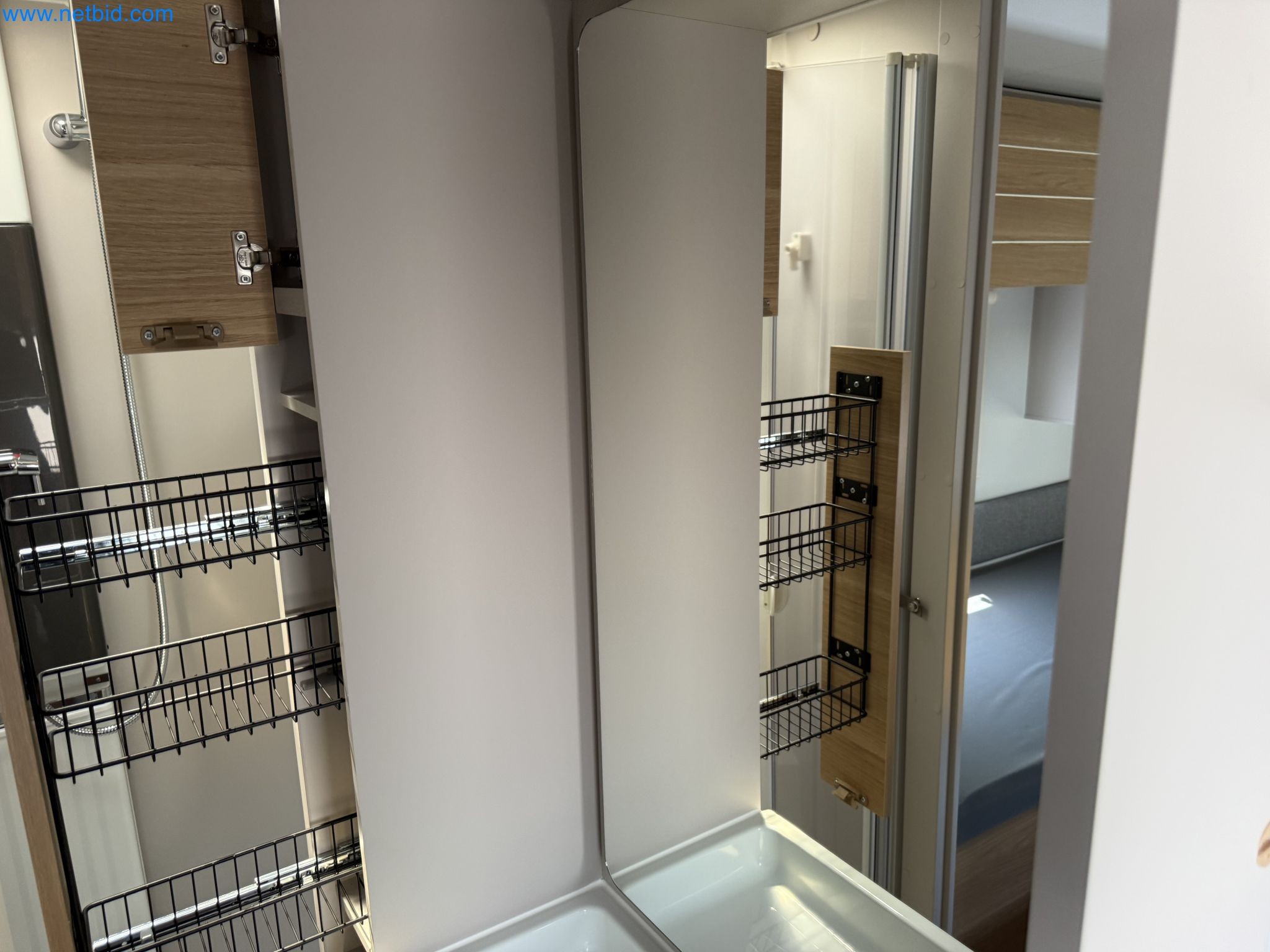 Spacious family trailer with a modern, stylish design-64