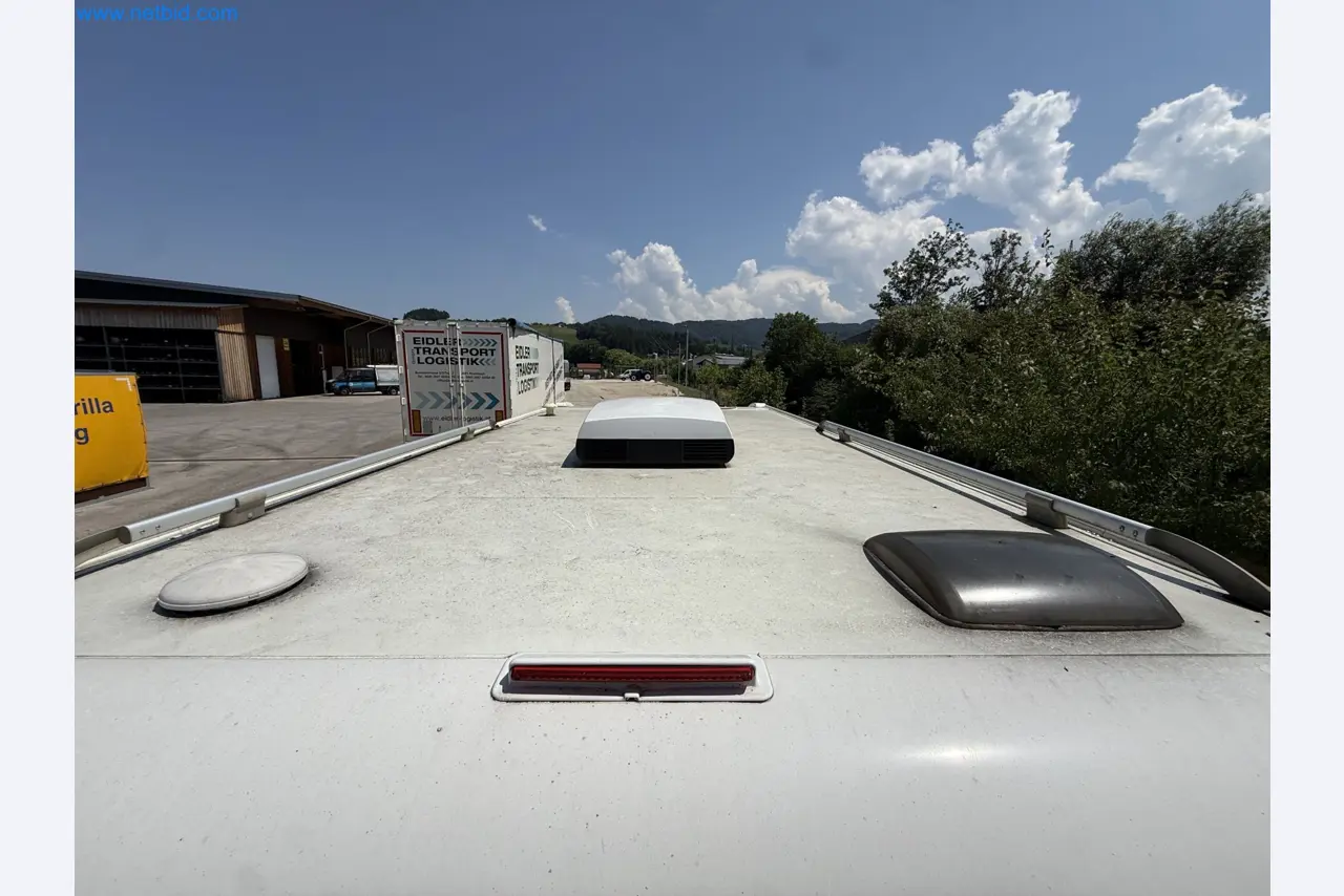 Spacious family trailer with a modern, stylish design-79