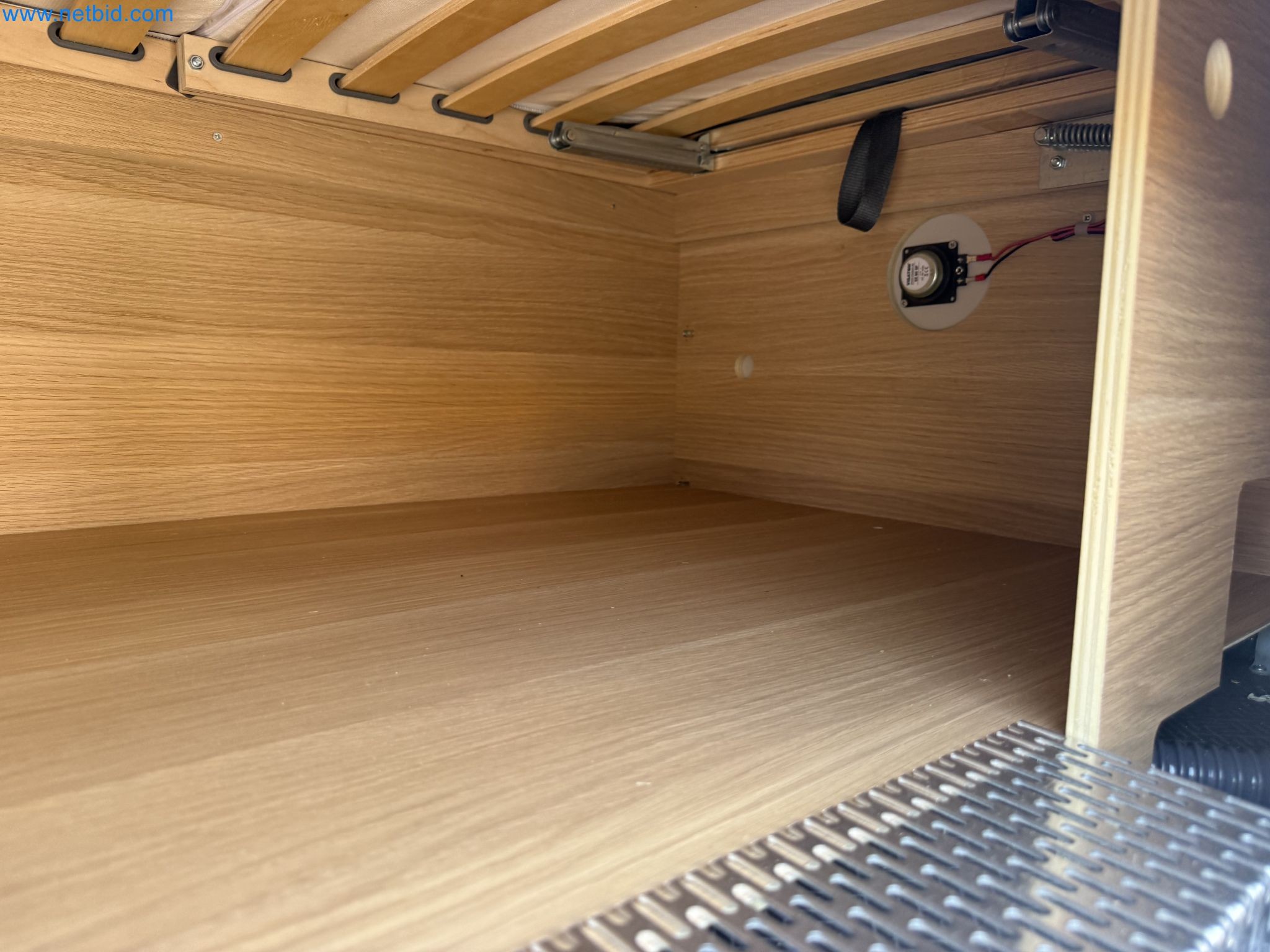 Spacious family trailer with a modern, stylish design-80