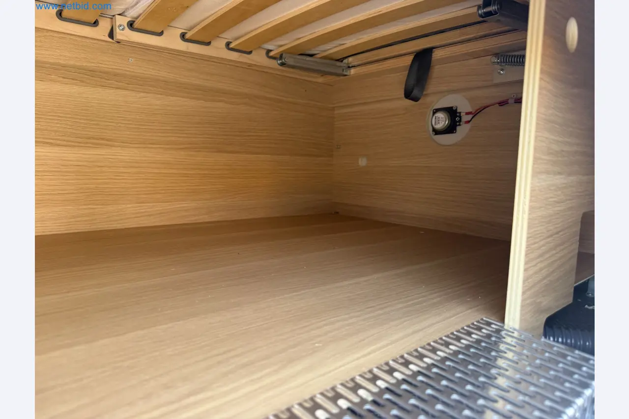 Spacious family trailer with a modern, stylish design-80