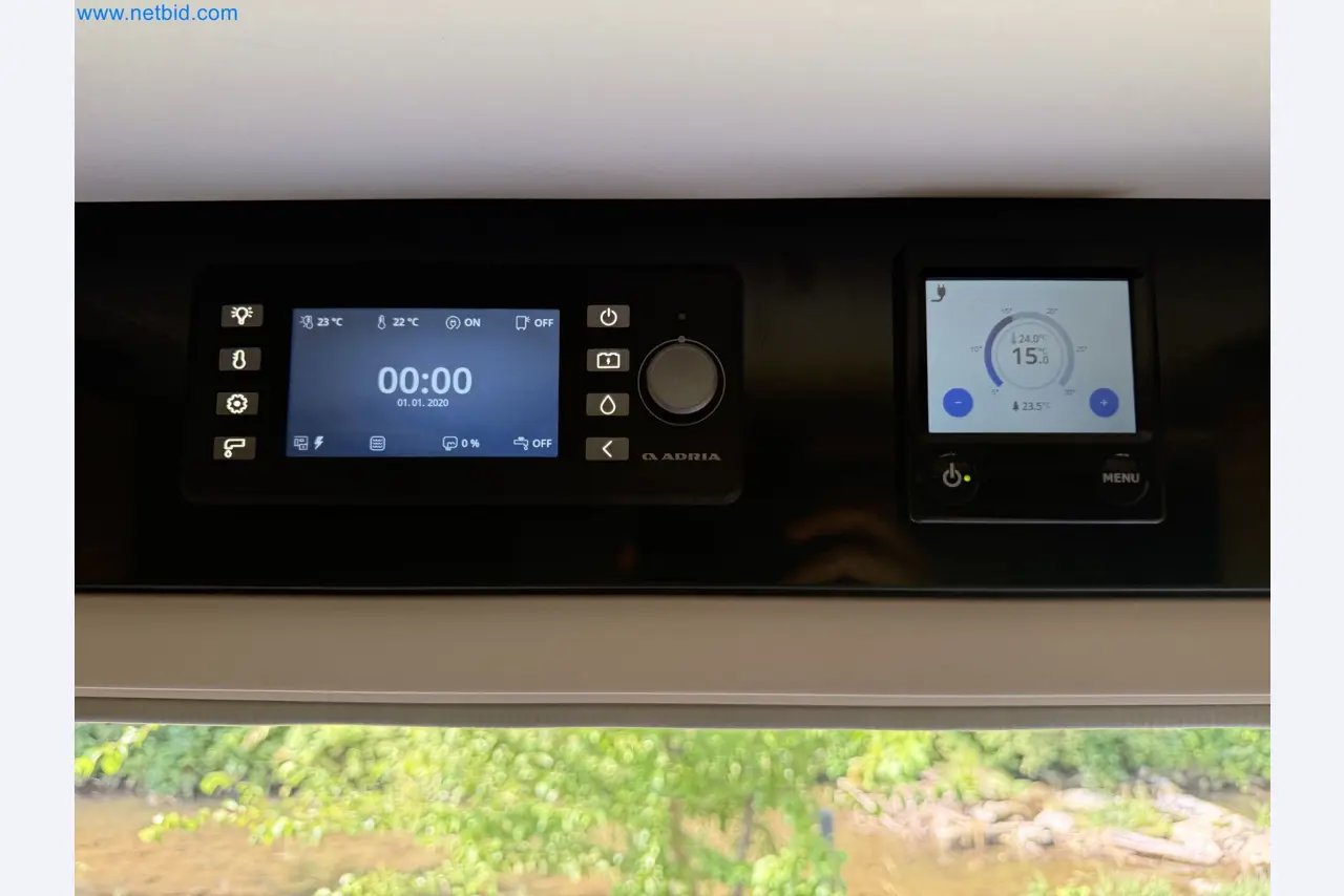 Spacious family trailer with a modern, stylish design-84
