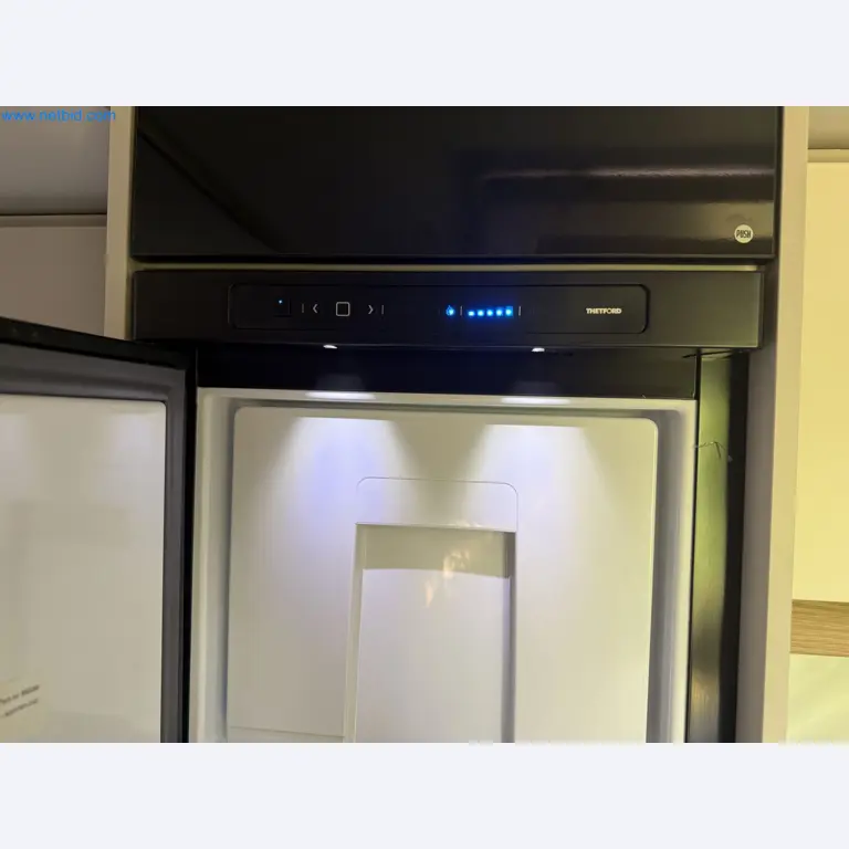 Spacious family trailer with a modern, stylish design-85