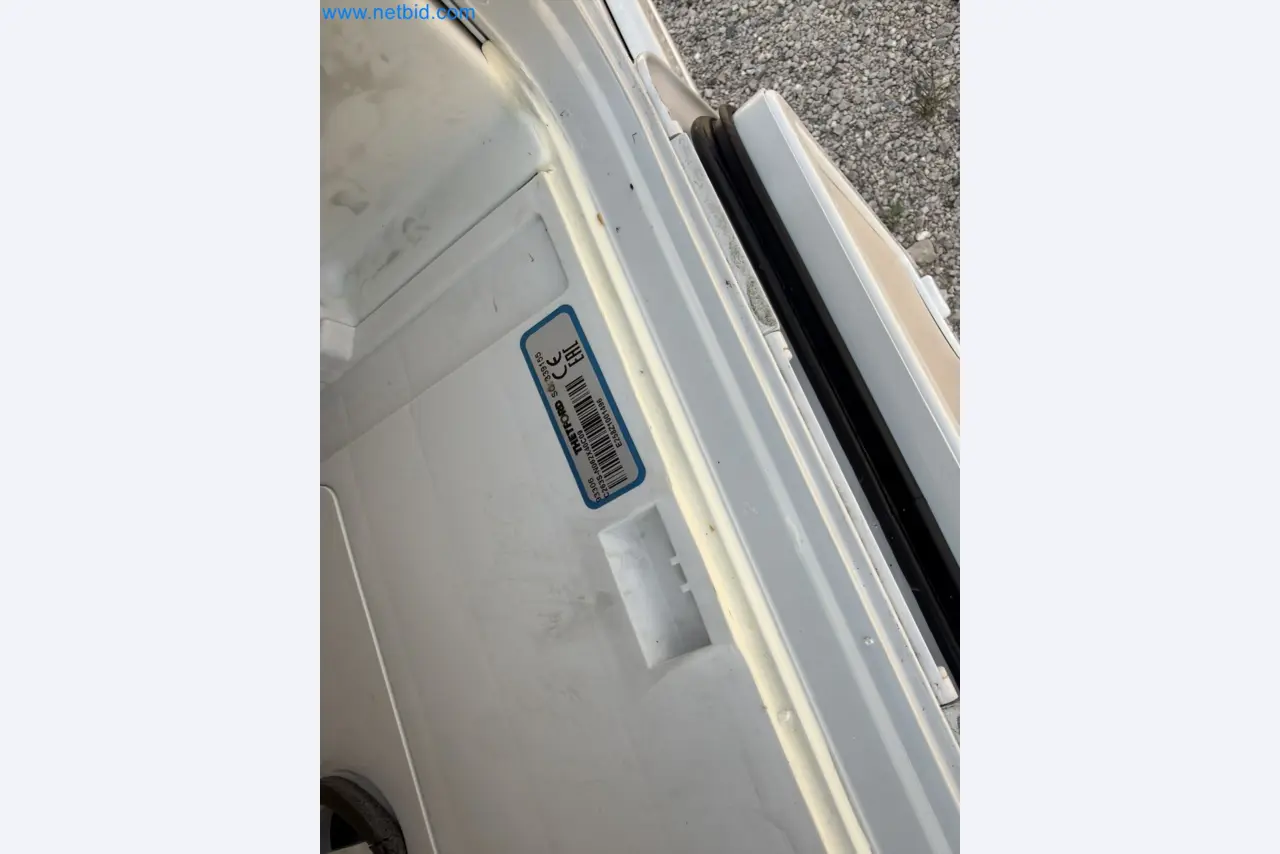 Spacious family trailer with a modern, stylish design-91