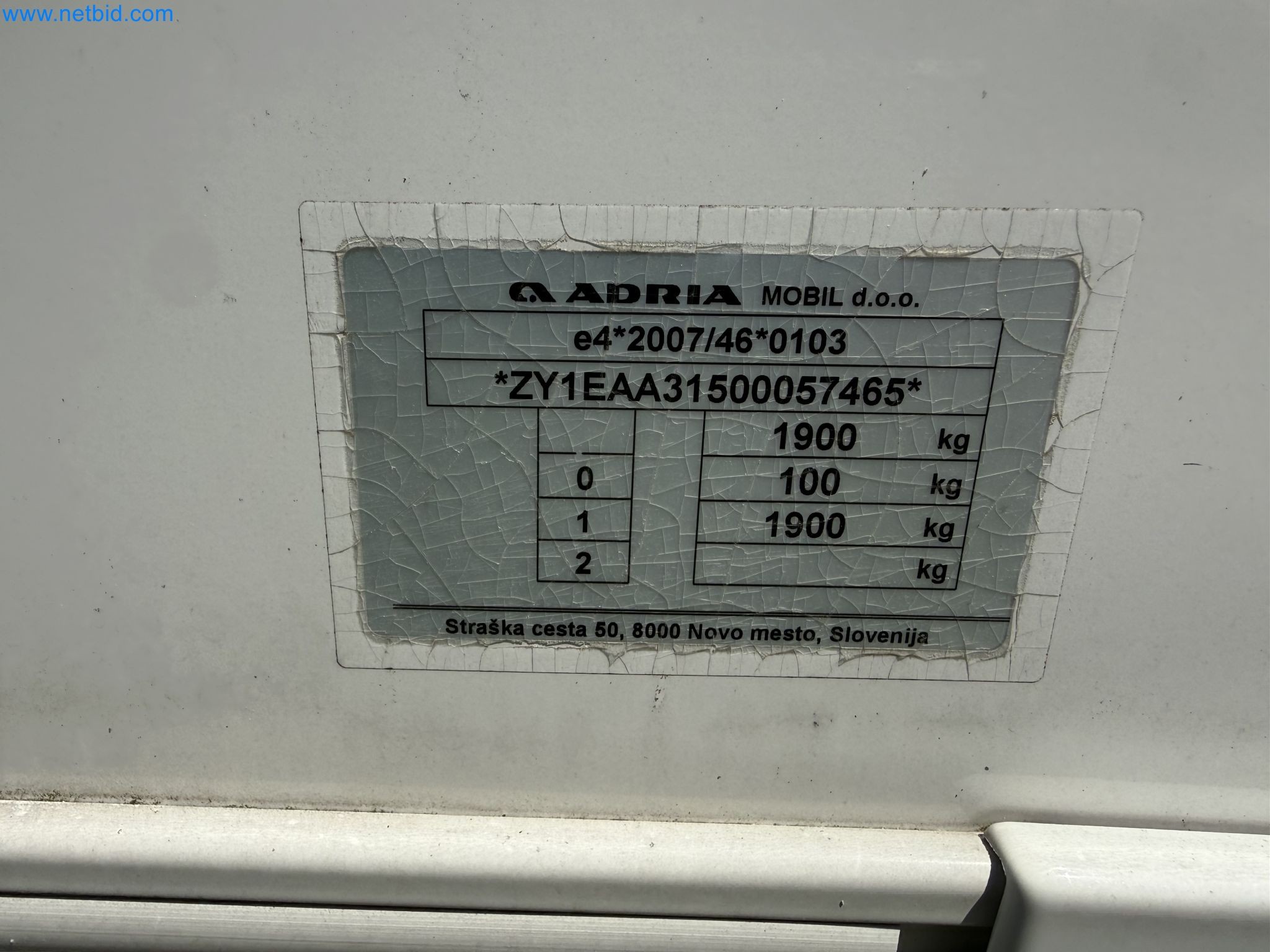 Spacious family trailer with a modern, stylish design-94