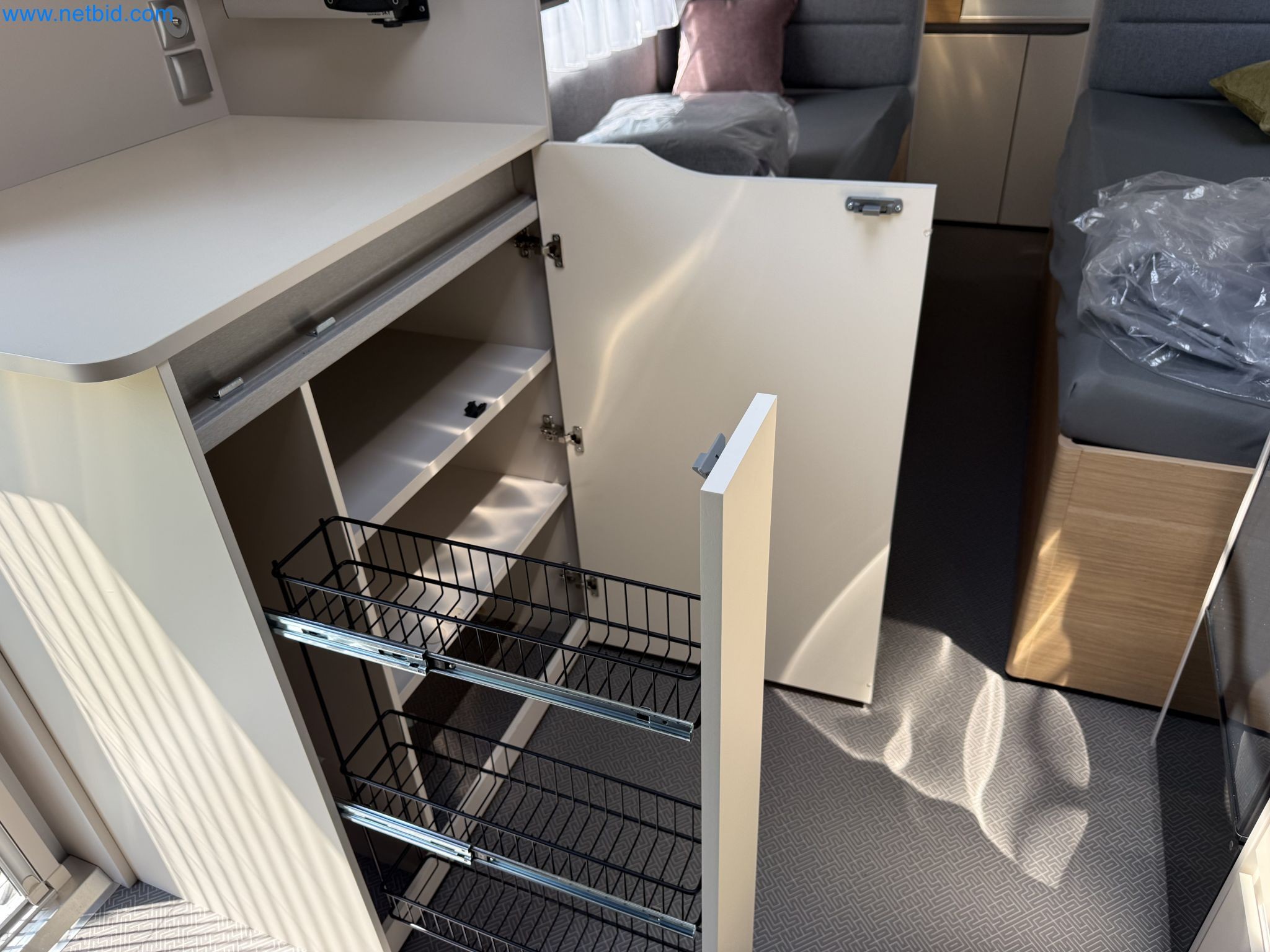 Spacious family trailer with a modern, stylish design-9