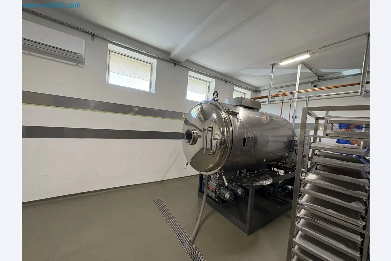 Equipment for freeze-drying fruit
-16