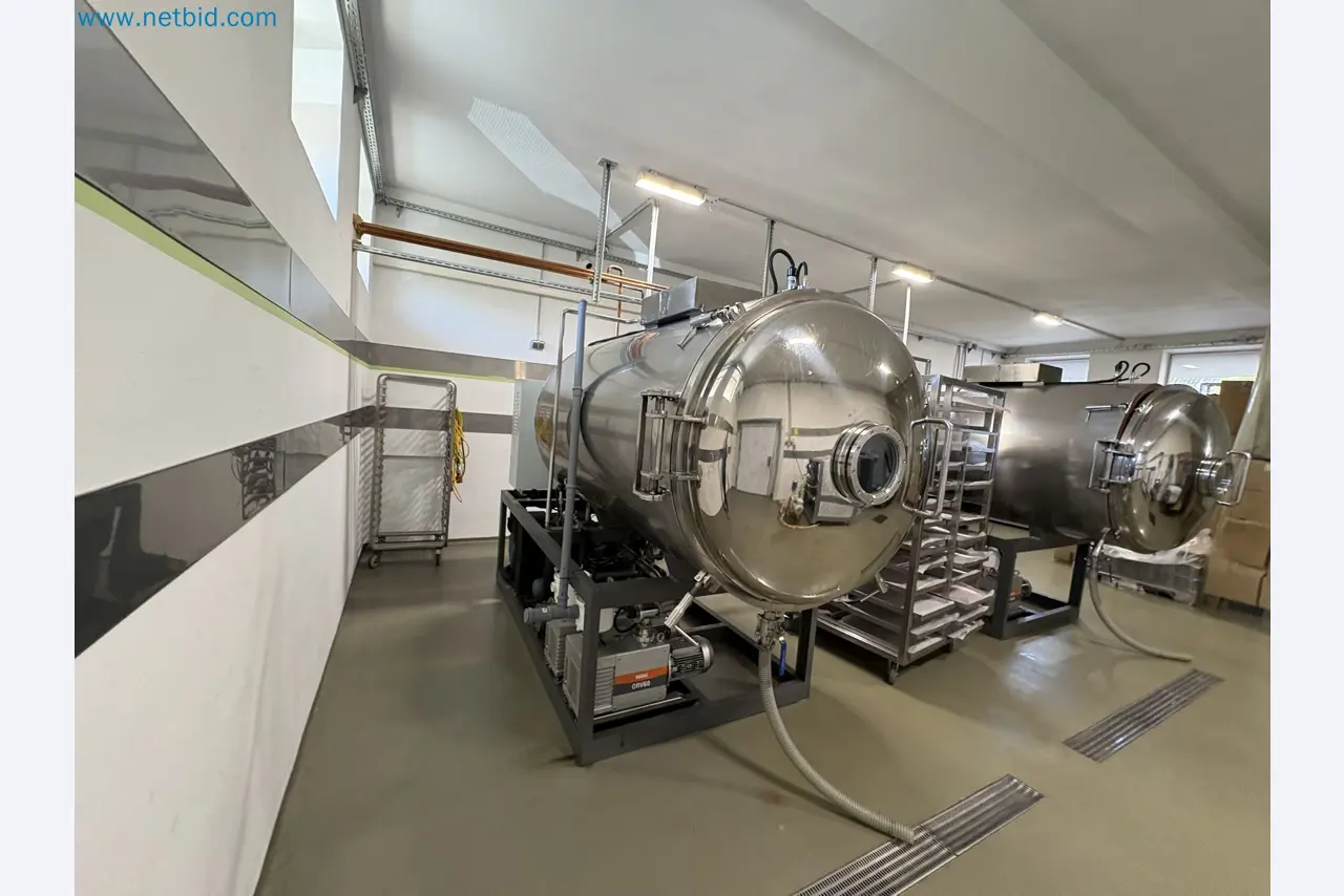 Equipment for freeze-drying fruit
-17