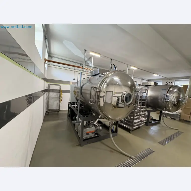 Equipment for freeze-drying fruit
-17