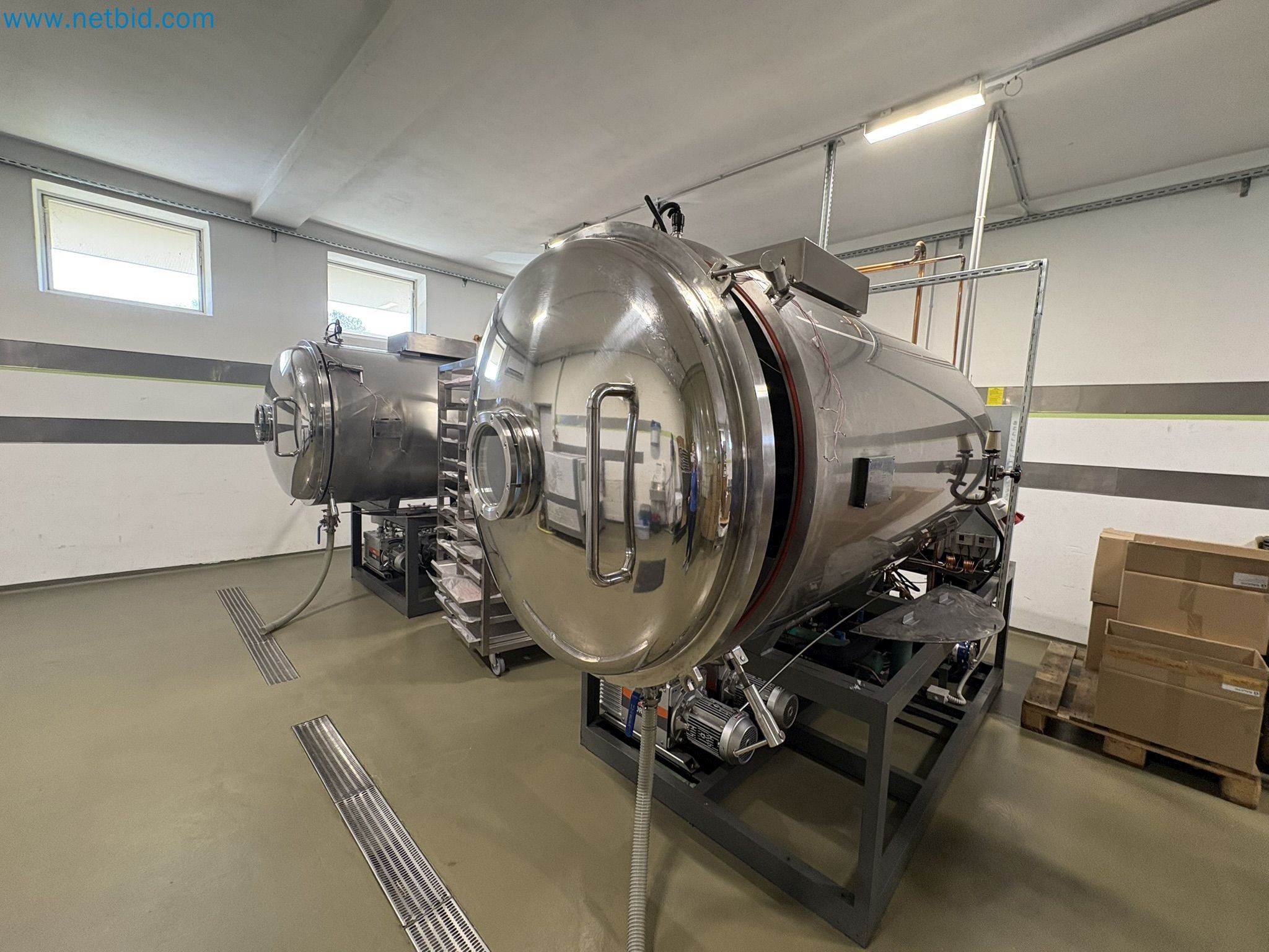 Equipment for freeze-drying fruit
-22