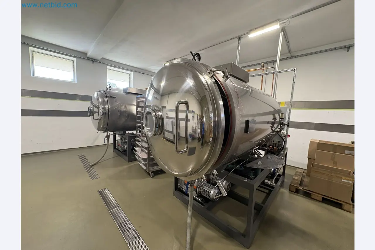 Equipment for freeze-drying fruit
-22