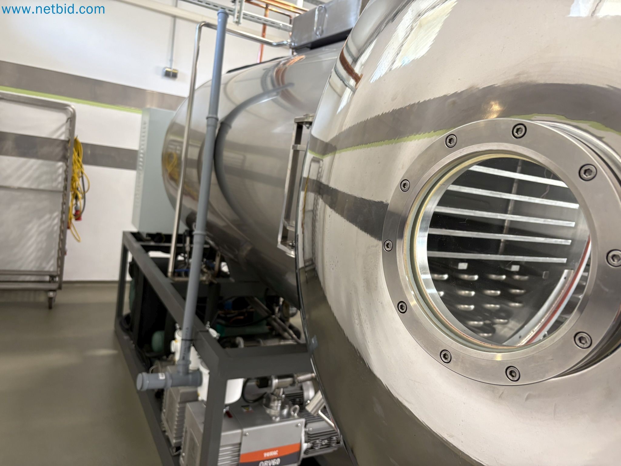 Equipment for freeze-drying fruit
-23