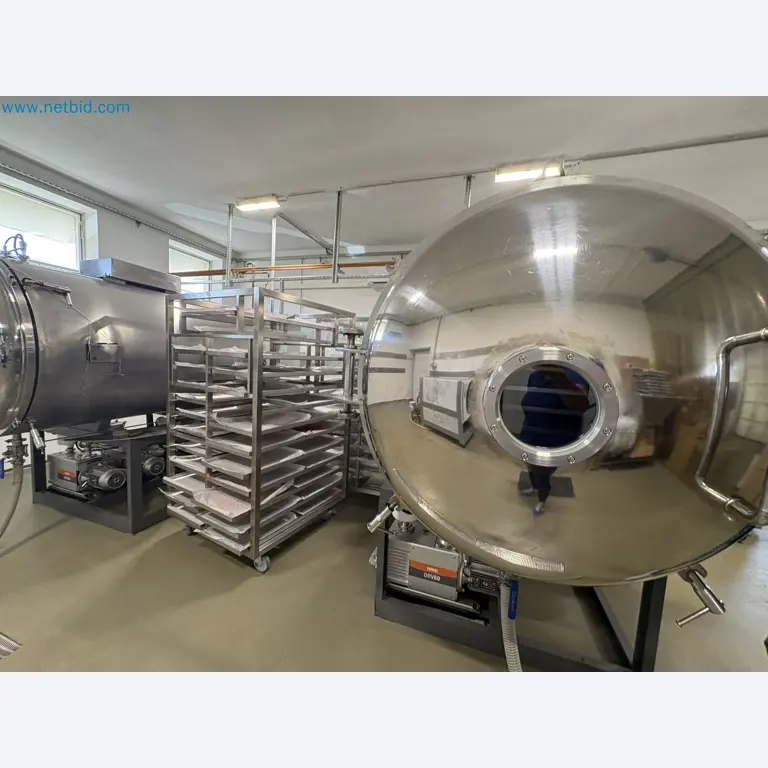 Equipment for freeze-drying fruit
-26