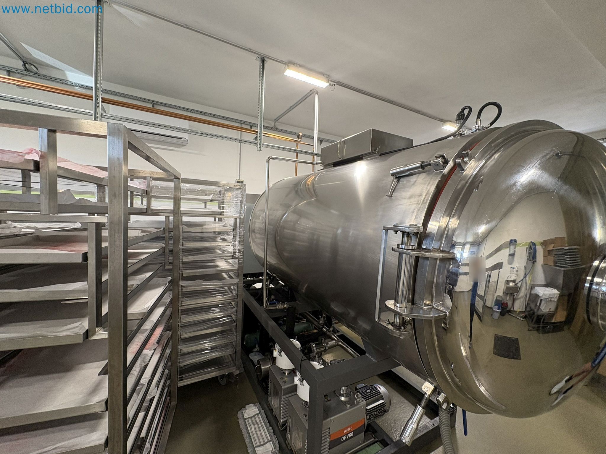 Equipment for freeze-drying fruit
-27