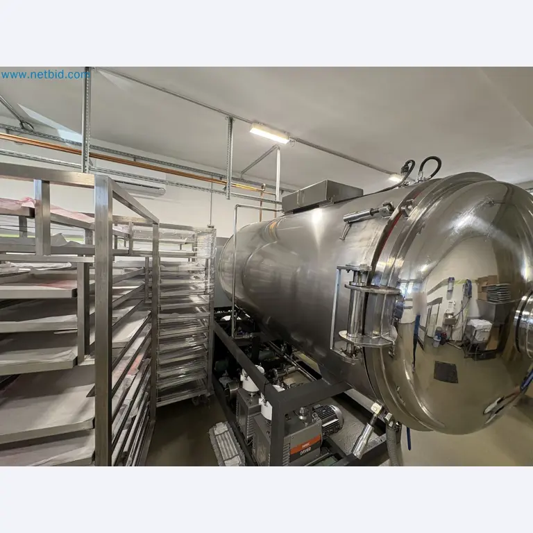 Equipment for freeze-drying fruit
-27
