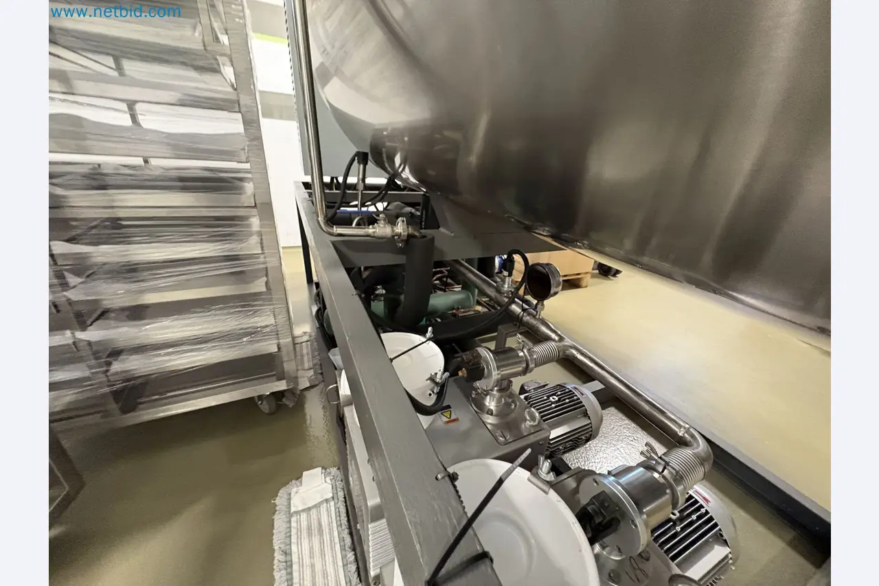 Equipment for freeze-drying fruit
-28
