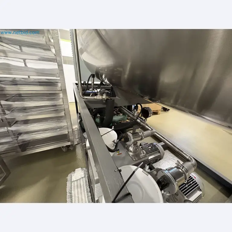 Equipment for freeze-drying fruit
-28