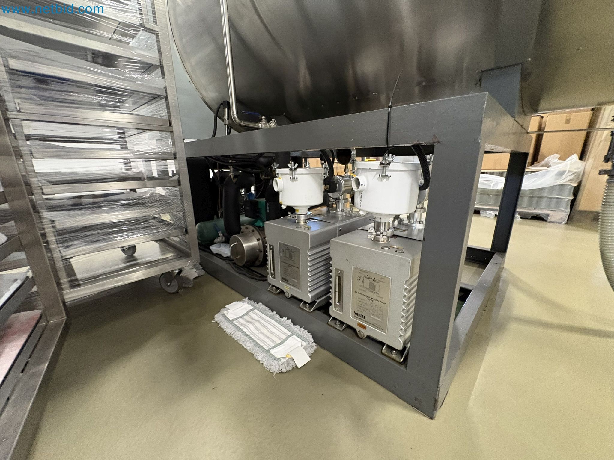 Equipment for freeze-drying fruit
-29