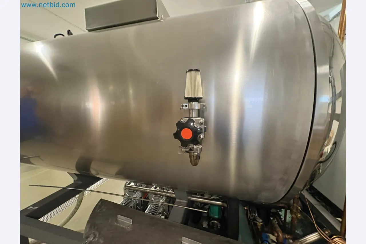 Equipment for freeze-drying fruit
-31