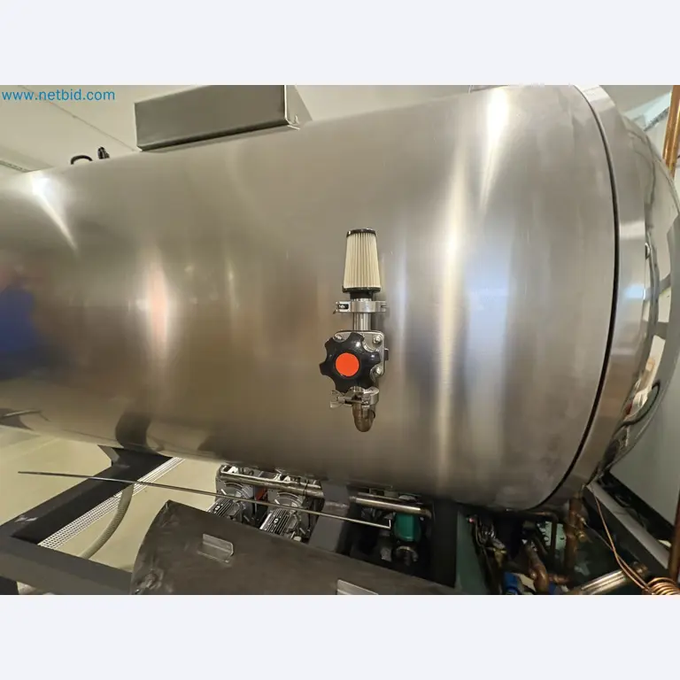 Equipment for freeze-drying fruit
-31