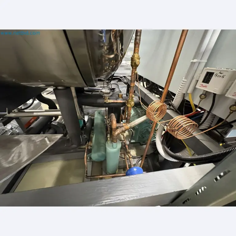 Equipment for freeze-drying fruit
-32
