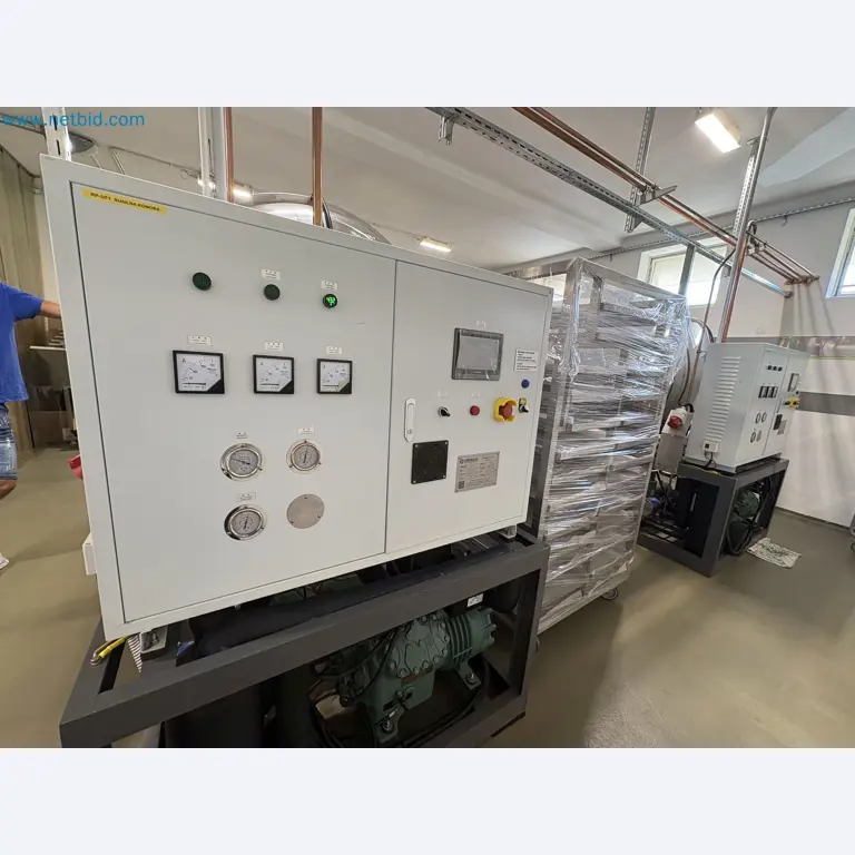 Equipment for freeze-drying fruit
-33