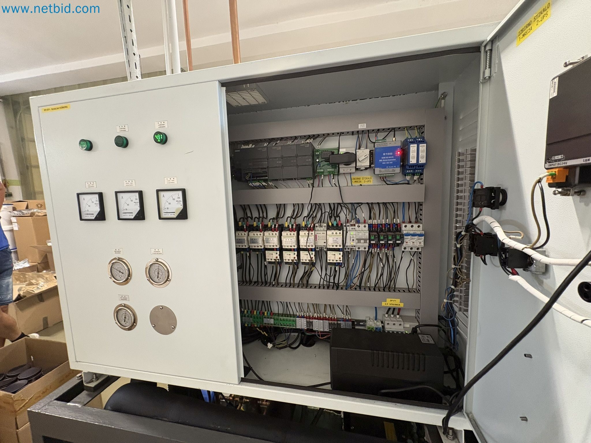 Equipment for freeze-drying fruit
-36