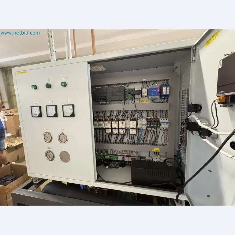 Equipment for freeze-drying fruit
-36