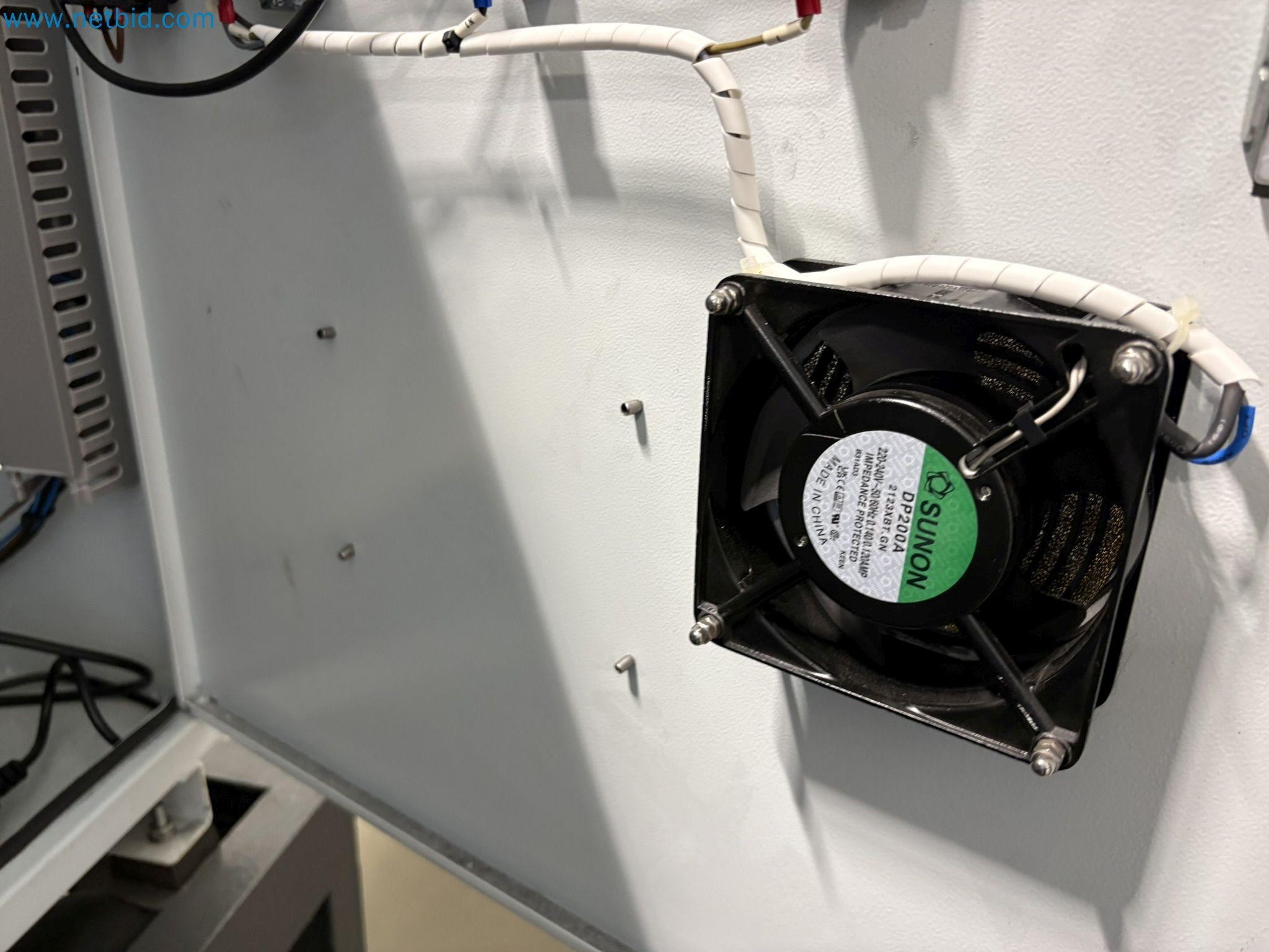 Equipment for freeze-drying fruit
-3