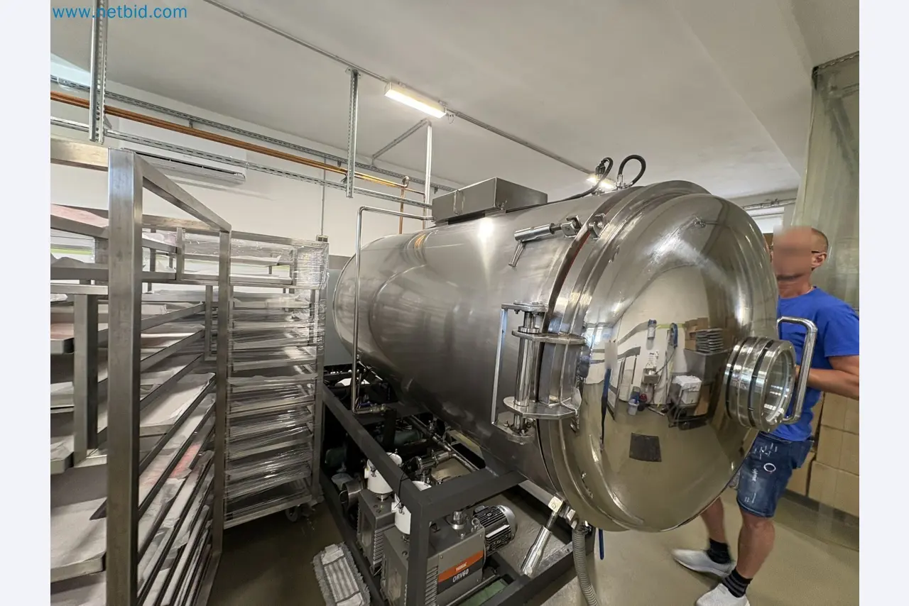 Equipment for freeze-drying fruit
-42