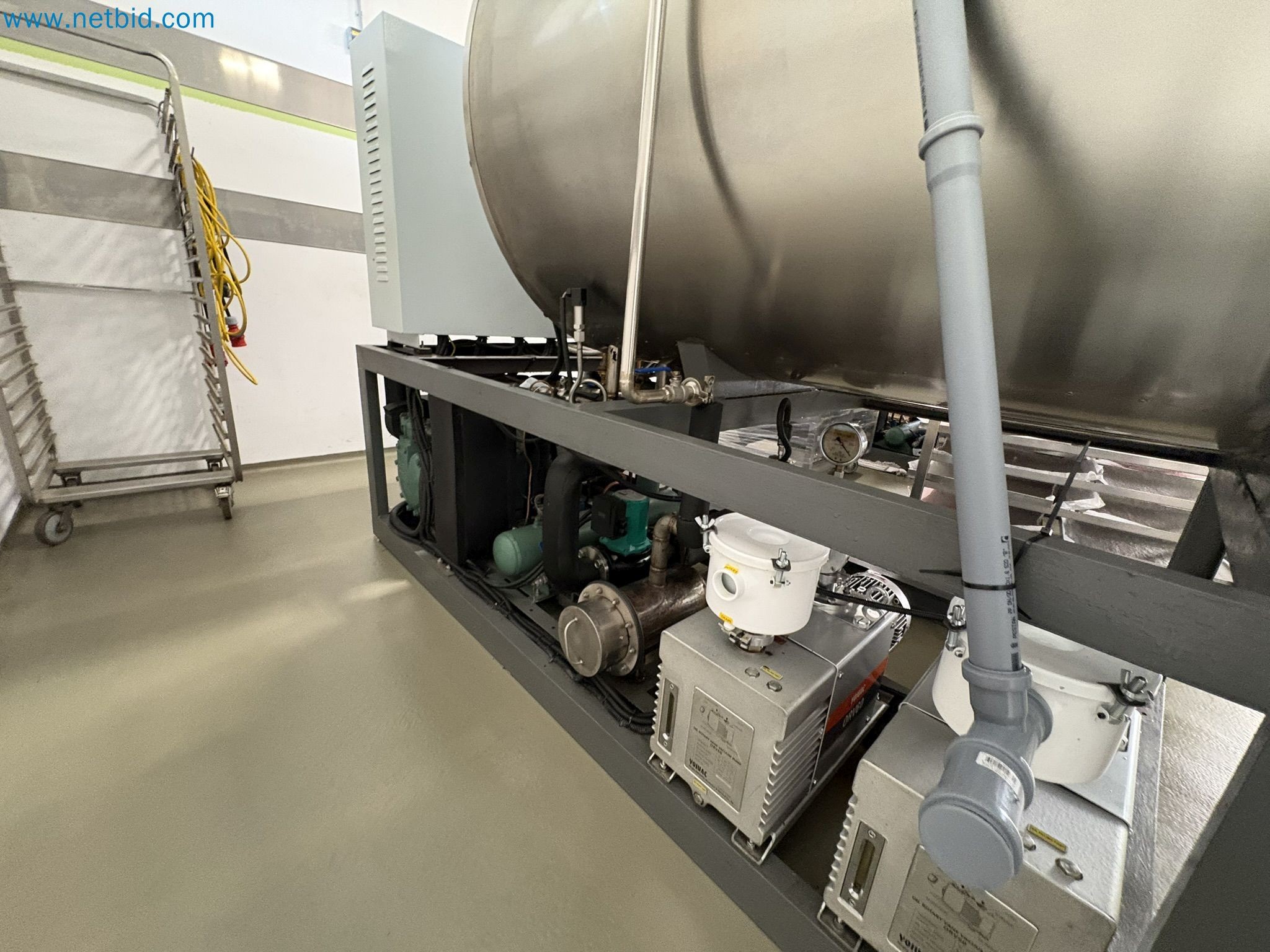 Equipment for freeze-drying fruit
-46