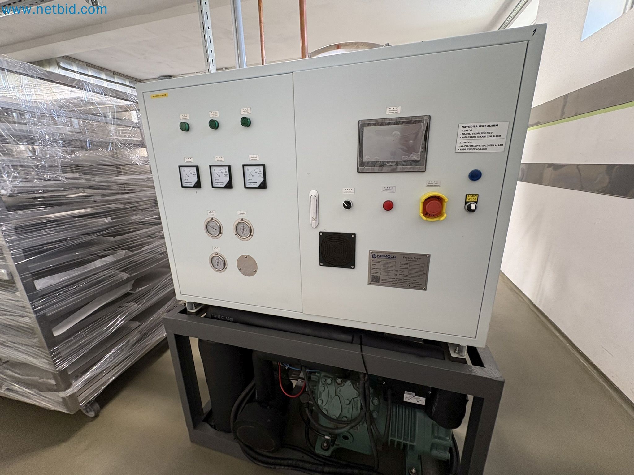 Equipment for freeze-drying fruit
-7
