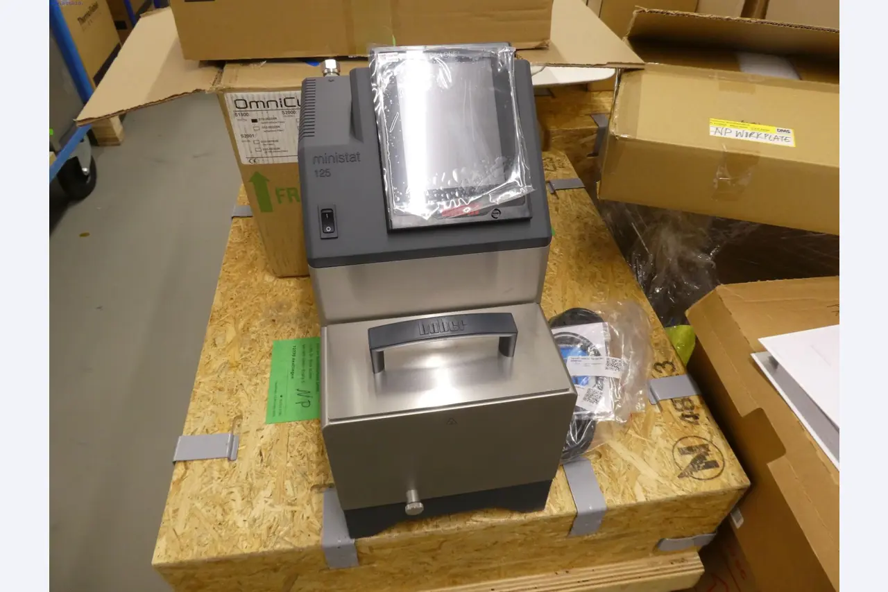 Various Laboratory Equipment and Accessories-2