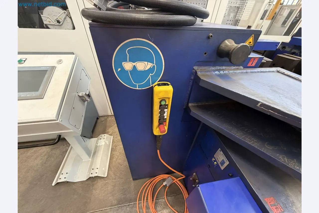 Recently overhauled hydraulic straightening press-12