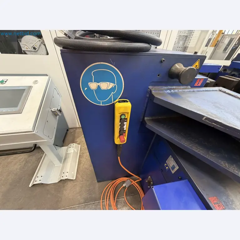 Recently overhauled hydraulic straightening press-12