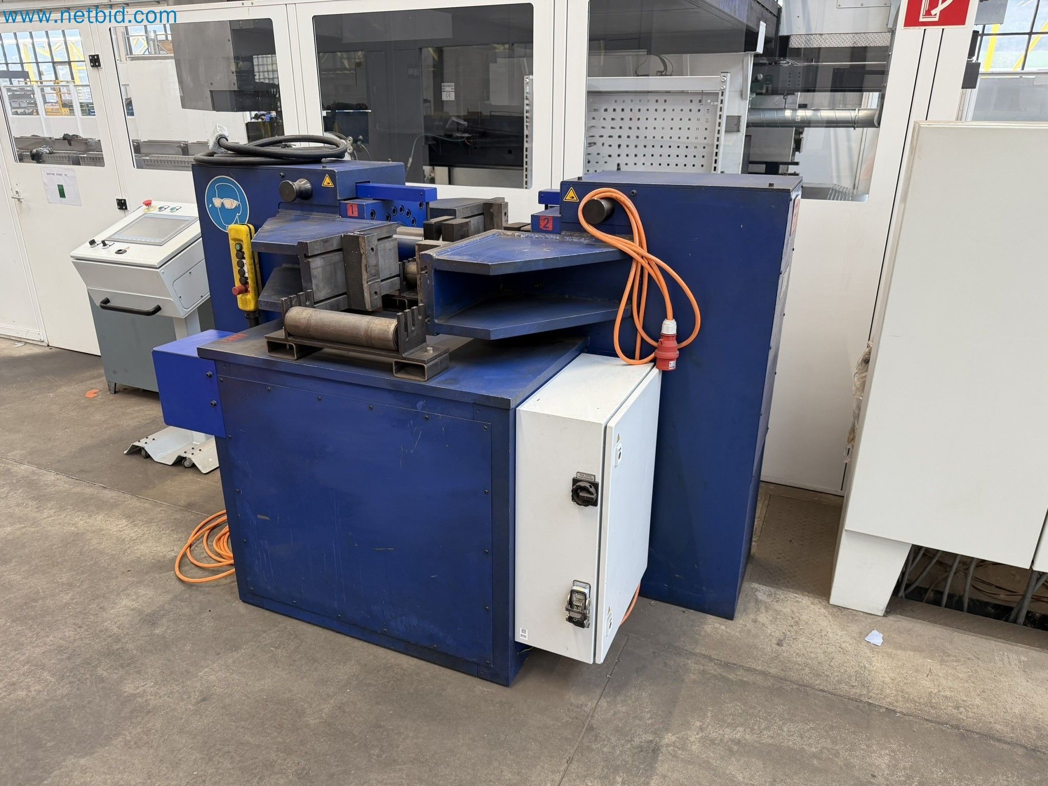 Recently overhauled hydraulic straightening press-1