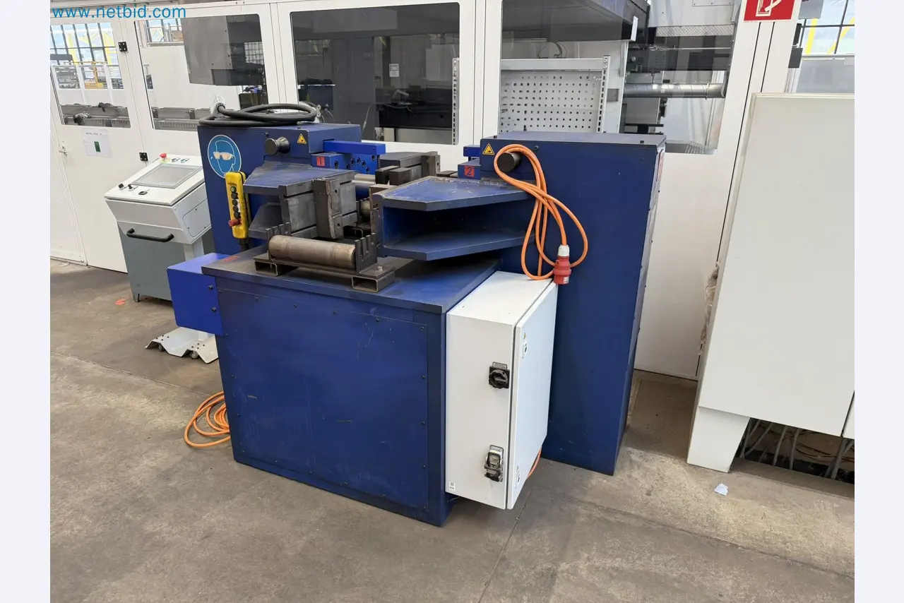 Recently overhauled hydraulic straightening press-1
