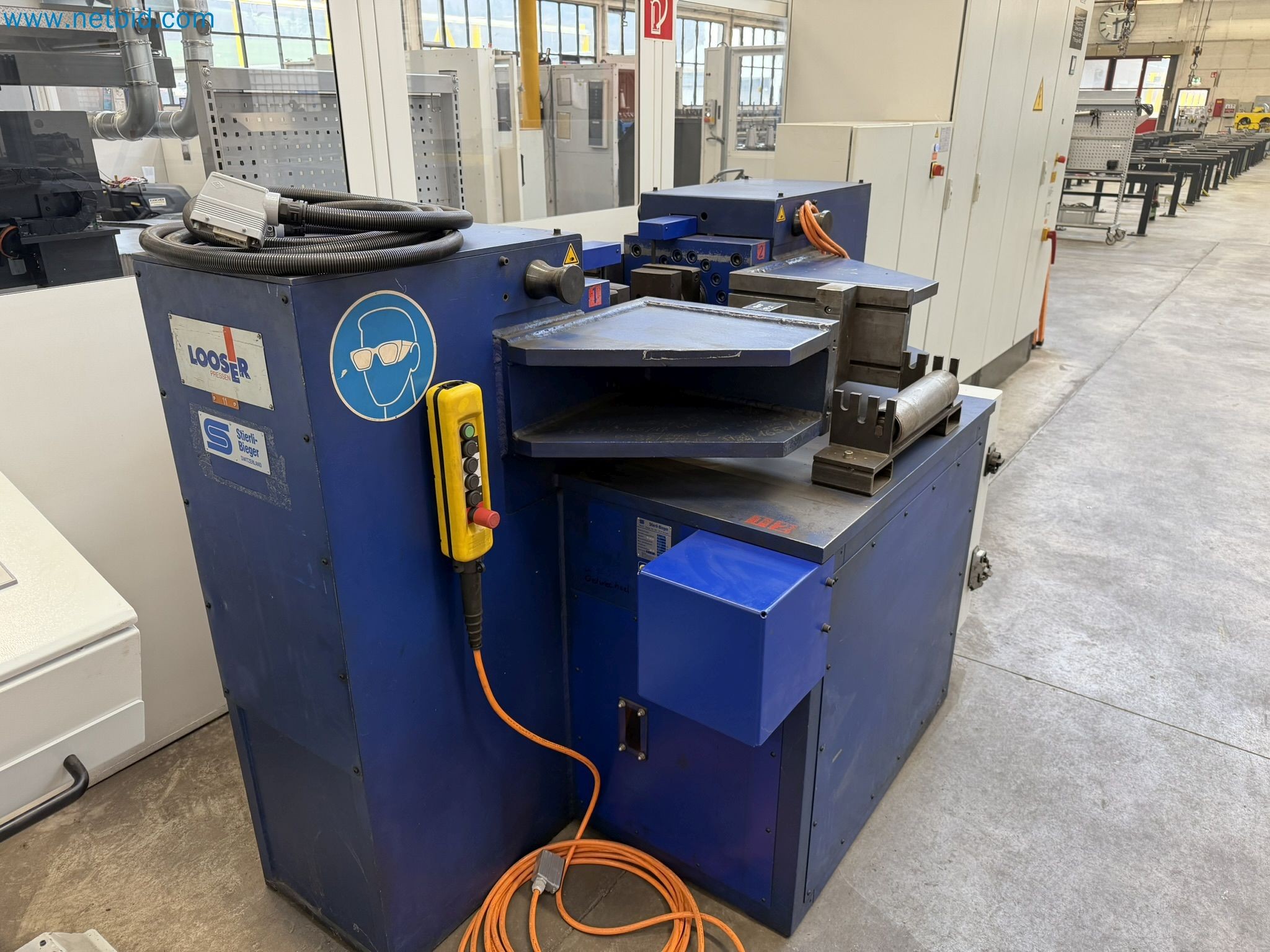 Recently overhauled hydraulic straightening press-2