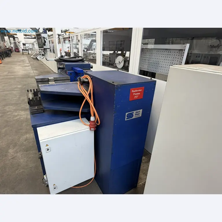 Recently overhauled hydraulic straightening press-3
