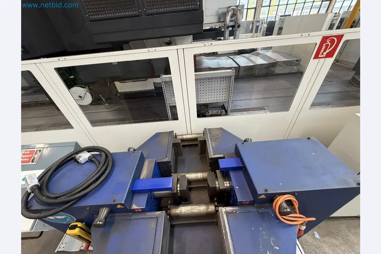 Recently overhauled hydraulic straightening press-8