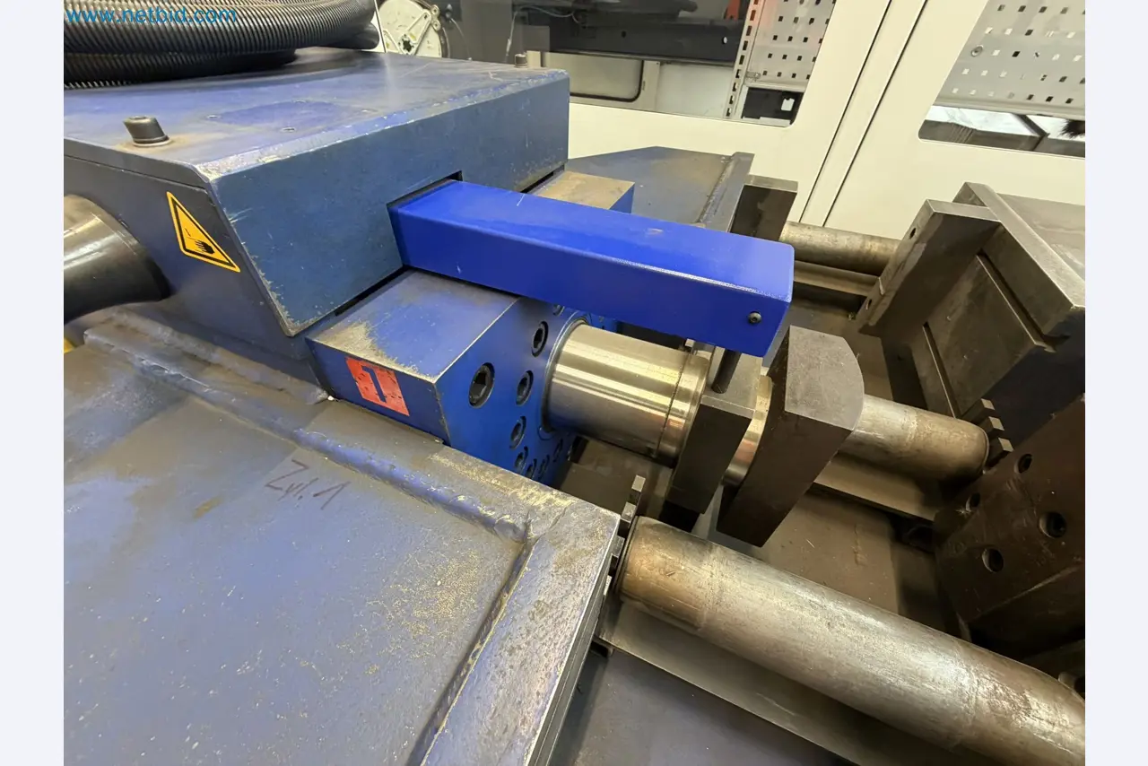 Recently overhauled hydraulic straightening press-9