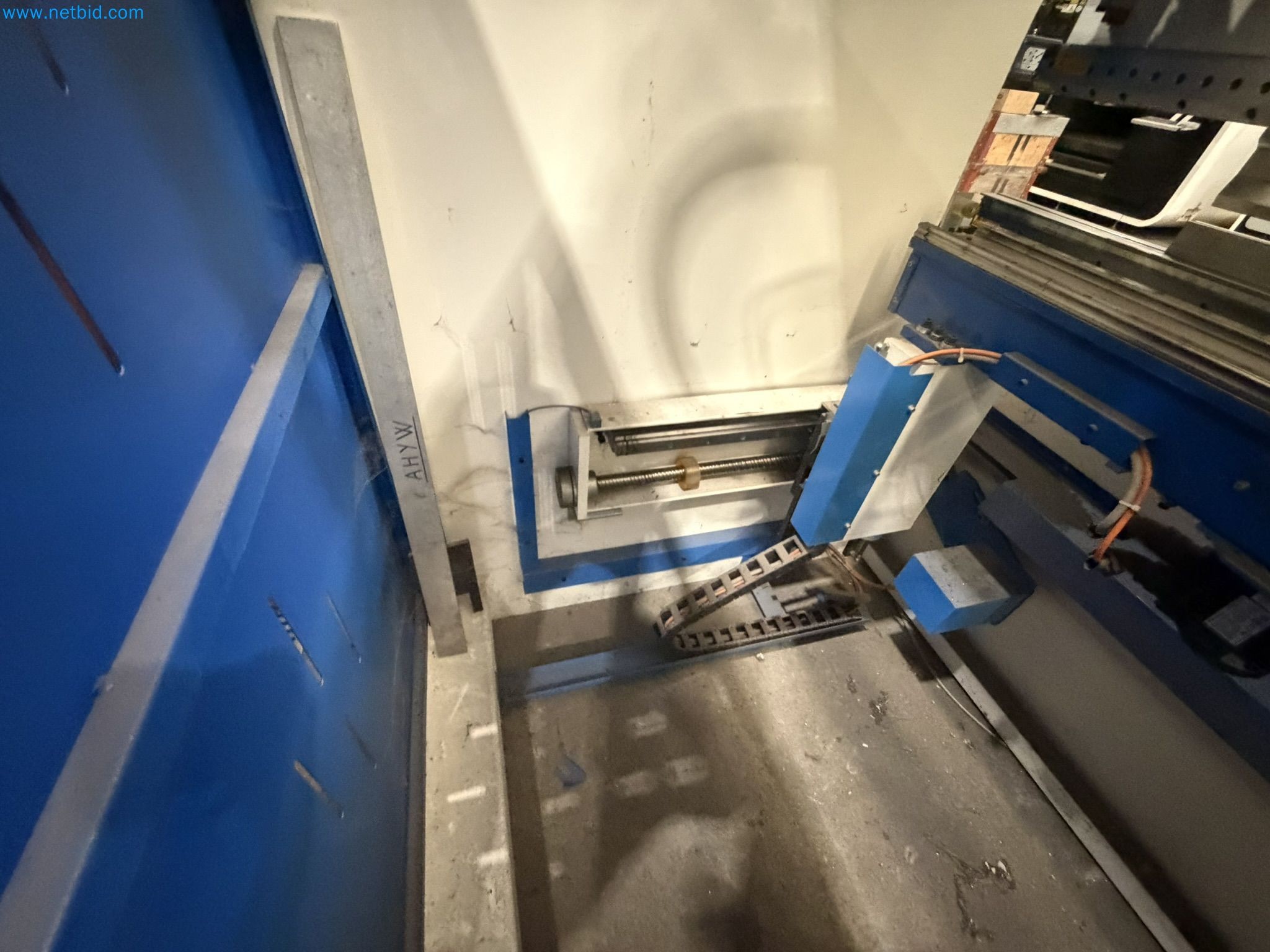 Machines for sheet metal and metalworking, laser cutting, and welding-11