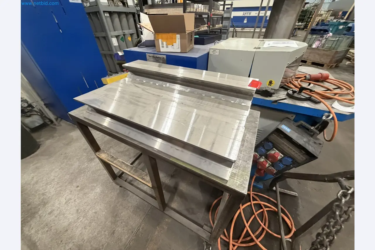 Machines for sheet metal and metalworking, laser cutting, and welding-18