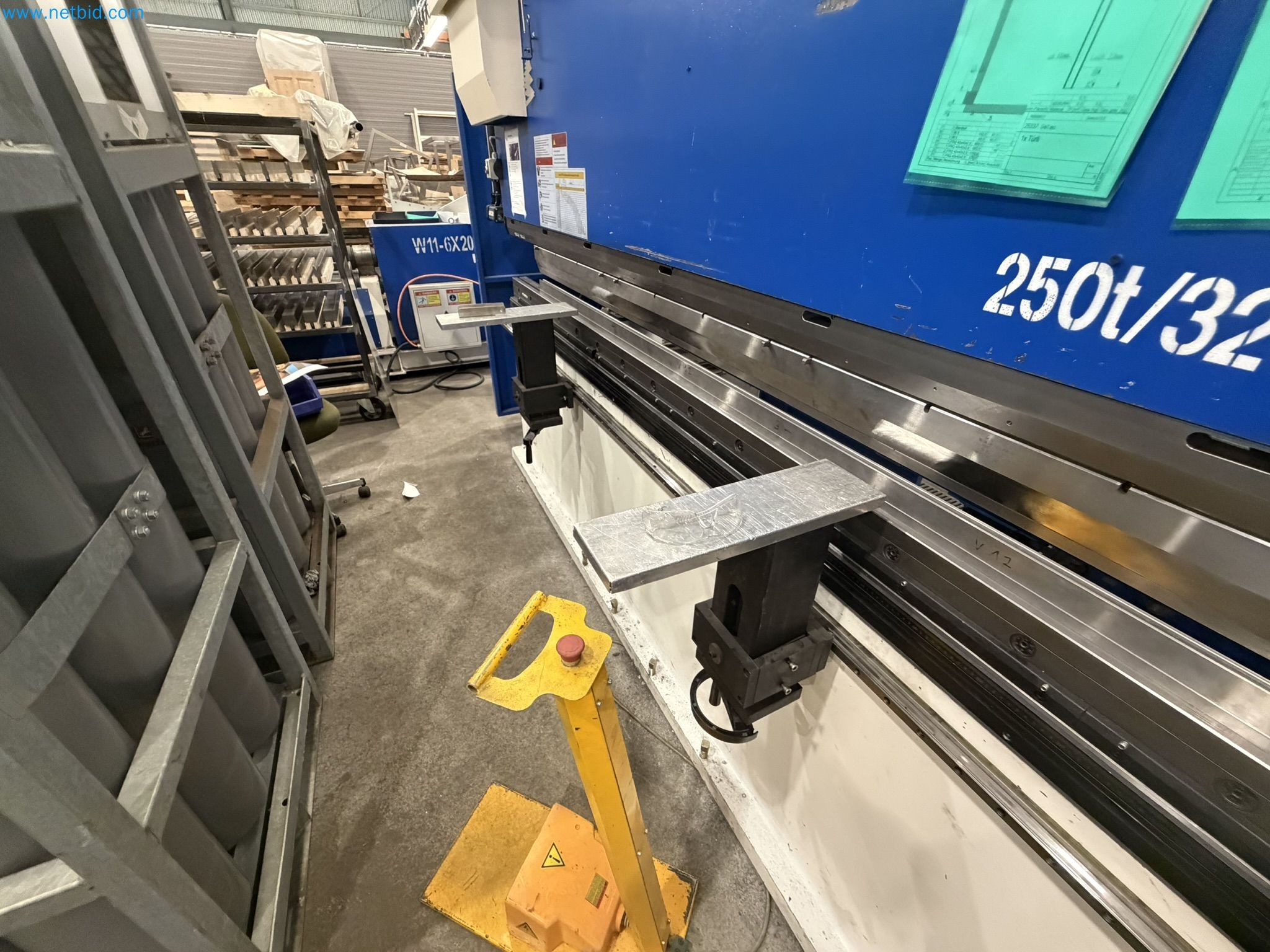Machines for sheet metal and metalworking, laser cutting, and welding-32