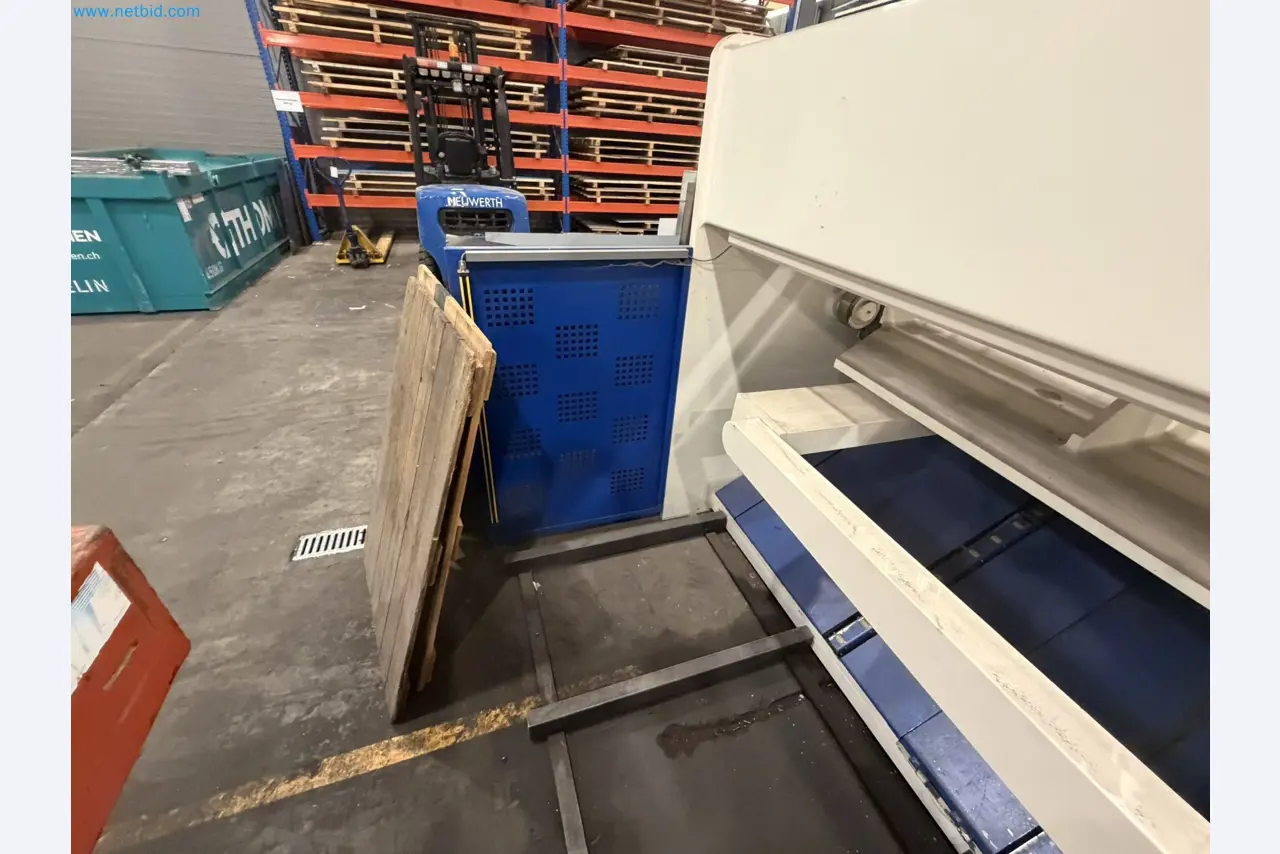 Machines for sheet metal and metalworking, laser cutting, and welding-12