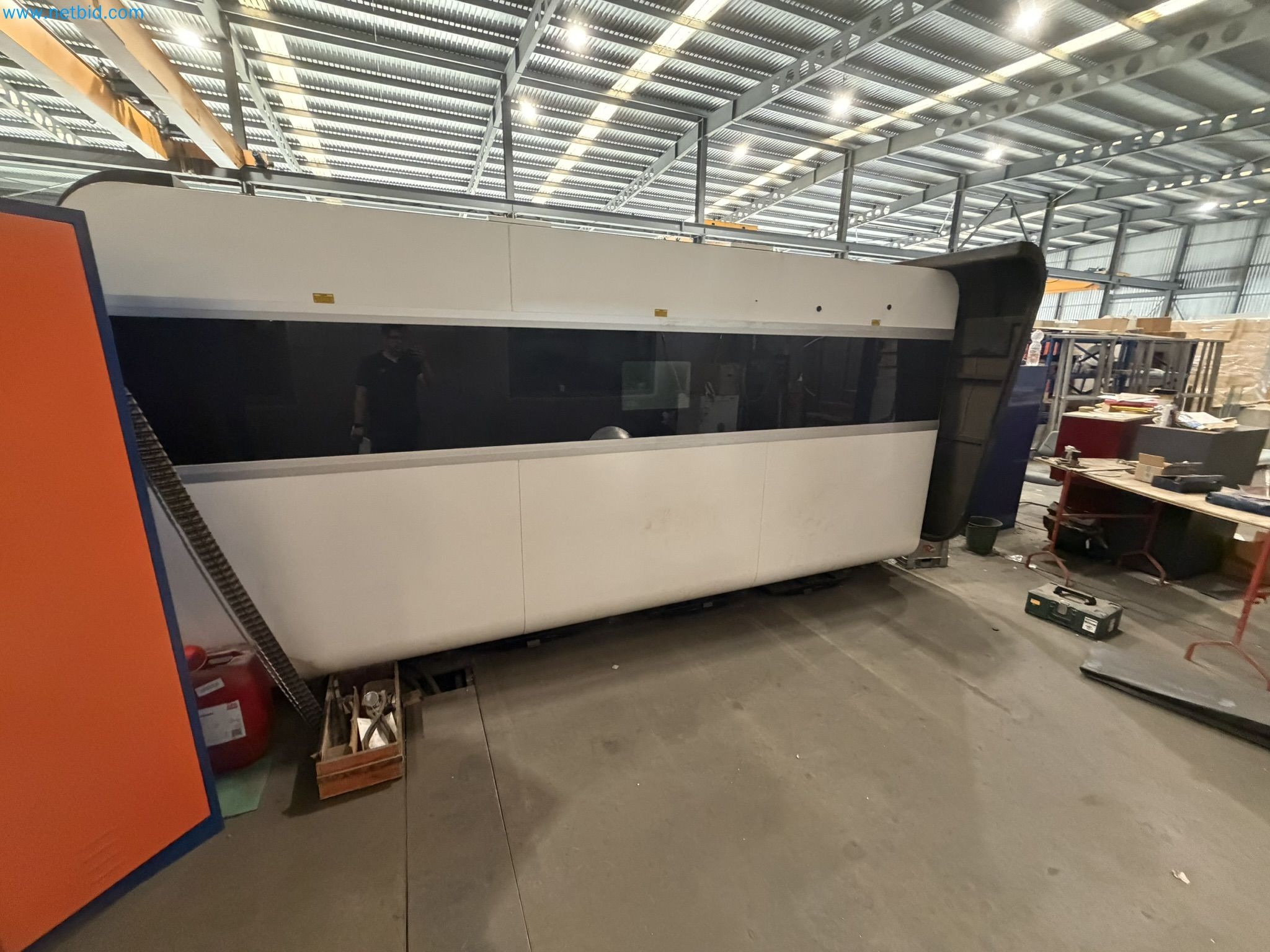 Machines for sheet metal and metalworking, laser cutting, and welding-32